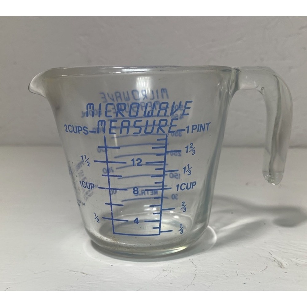 Pyrex Vintage 2 Cup/1 Pint #516 Microwave Measure Cup Blue Lettering Open Handle